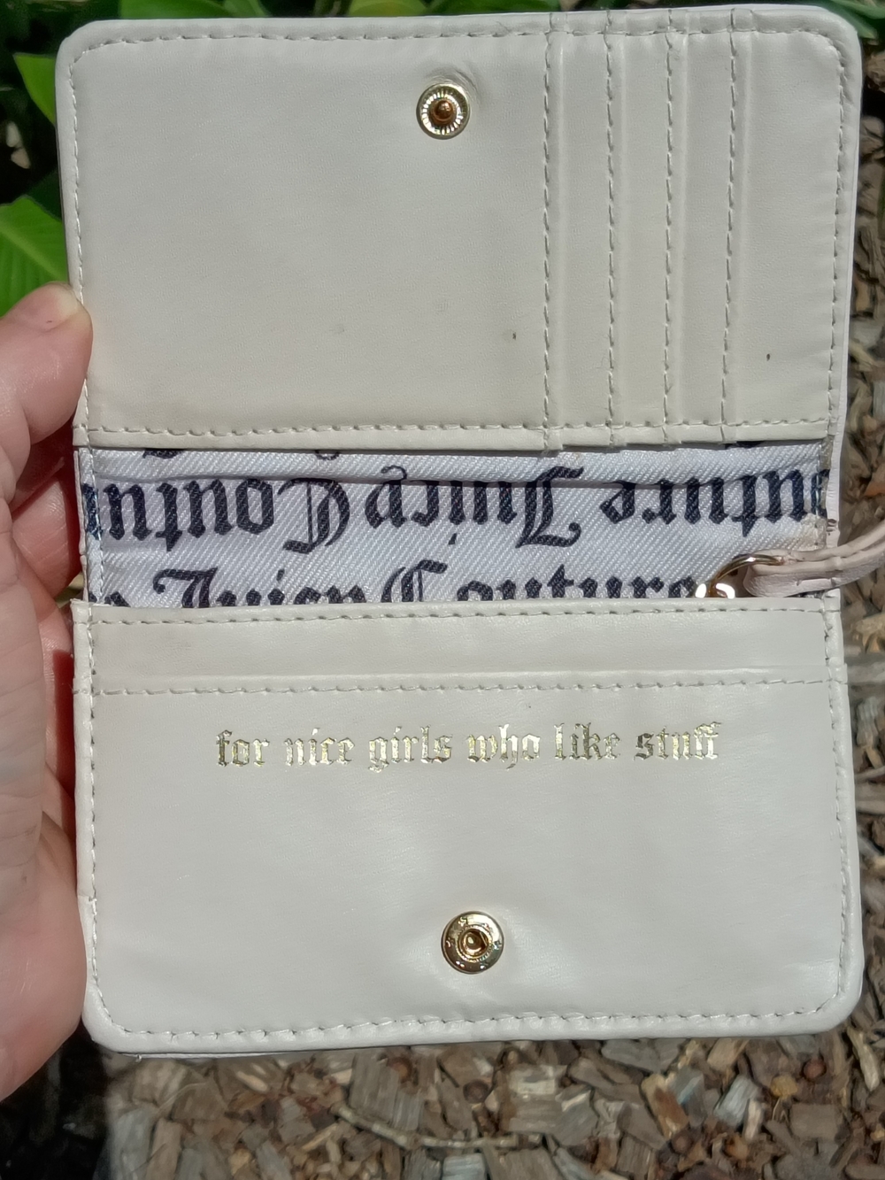 Juicy Couture Pink Heart Logo Women's Wallet - Picture 3 of 4